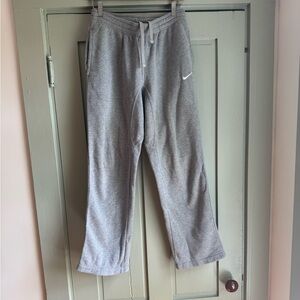 Nike Gray Sweatpants Relaxed Fit Elastic Waist